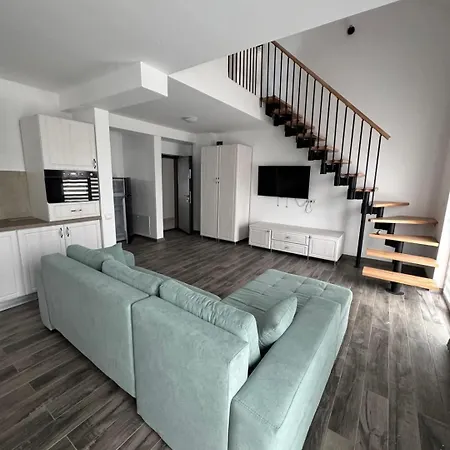 Miamar קוסטינסטי