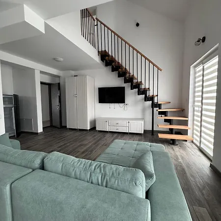 Miamar קוסטינסטי