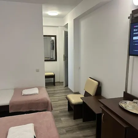 Miamar קוסטינסטי